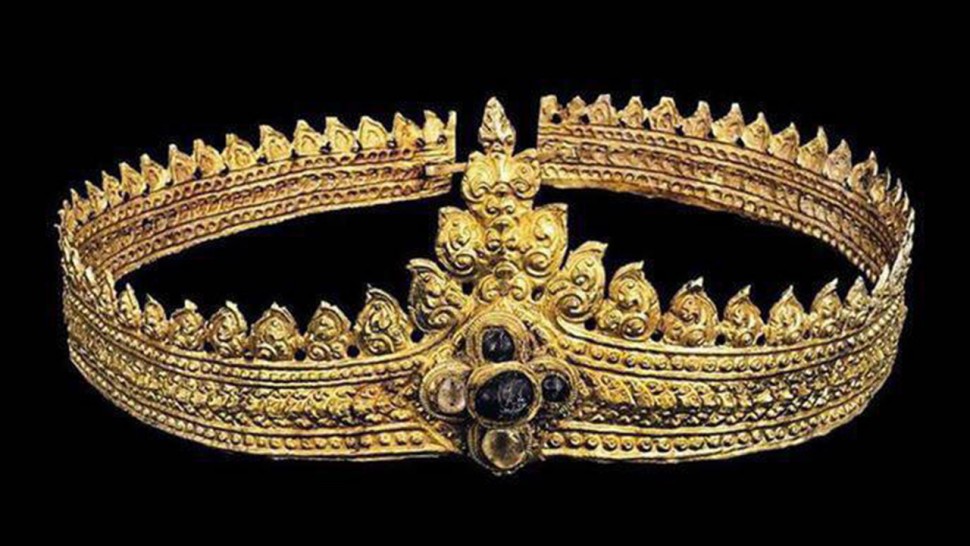 Angkorian Gold Jewelry