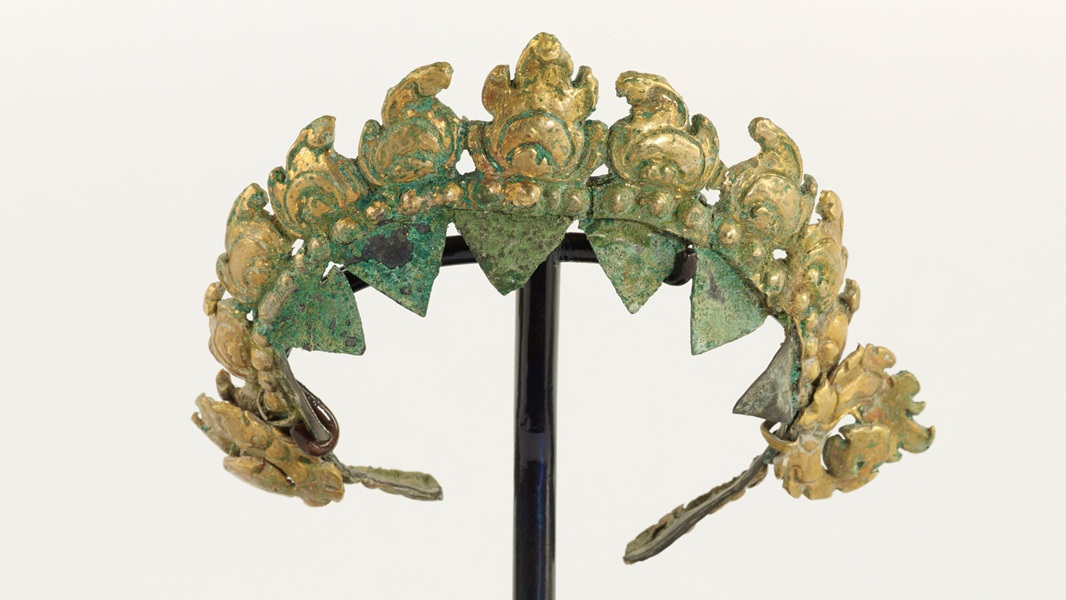 Angkorian Gold Jewelry