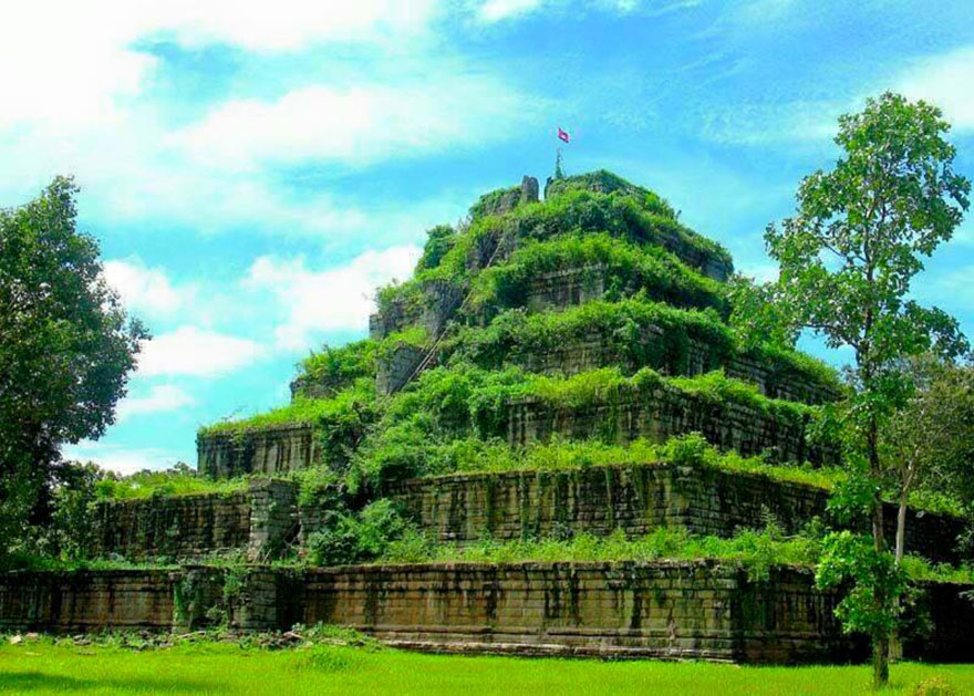 koh-ker-temple-cambodia-ancient-pyramid