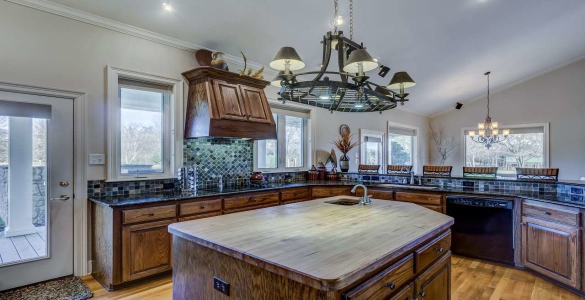U type Customized Kitchens