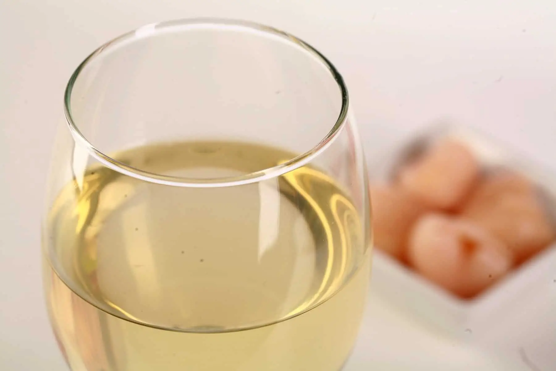 #10 Exploring the Unique Flavor Profile of Lychee Wine 2 The Allure of Lychee Wine