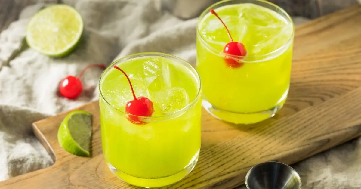 Green Lemon Liqueur A Refreshing and Flavorful Treat Green Lemon Liqueur A Refreshing and Flavorful Treat