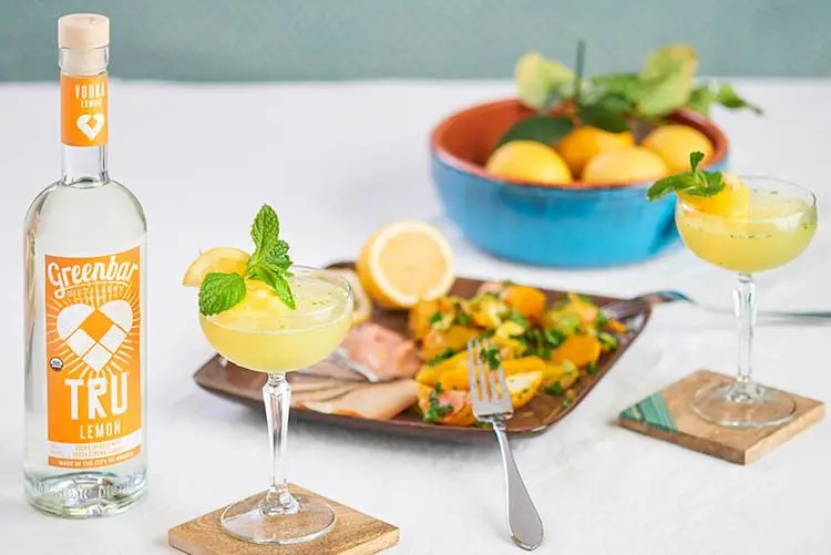 Green Lemon Liqueur A Refreshing and Flavorful Treat Green Lemon Liqueur A Refreshing and Flavorful Treat