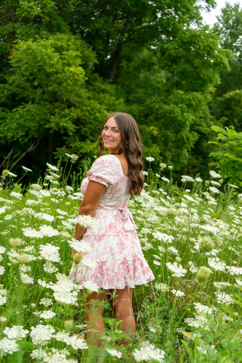 Indianapolis senior girl in a wildflower field