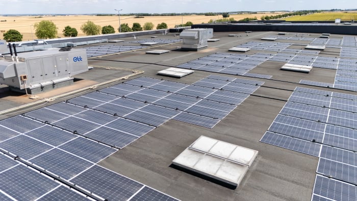 Photovolt – Drone installation panneaux solaires – Sinesis