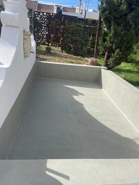 Image of Piscina Residencial Revestida em Microcimento - Lisboa