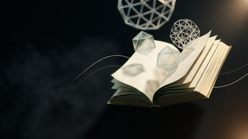Manuscrito matemático antiguo flotando en oscuridad con estructuras geométricas holográficas emergiendo de sus páginas