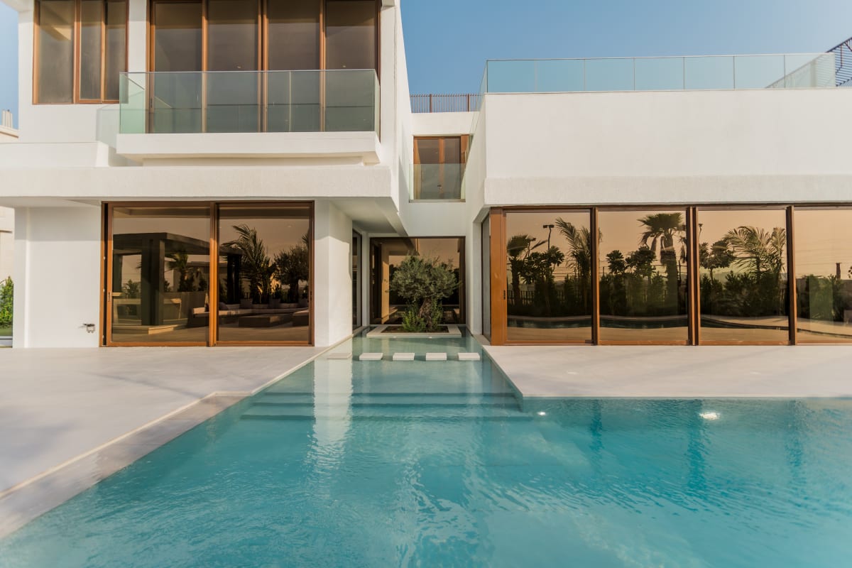 Outdoor Living Elevated: Why Pergolas and Pools Are the New Must-Haves for Dubai Homes