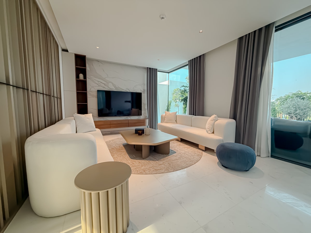 Timeless Meets Modern: Interior Design Trends Defining Dubai Homes in 2025