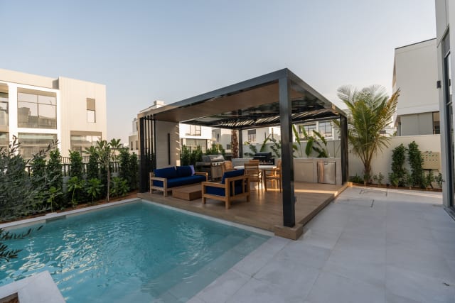Luxury Outdoor Living Spaces: Modern Patio and Poolside Design Ideas