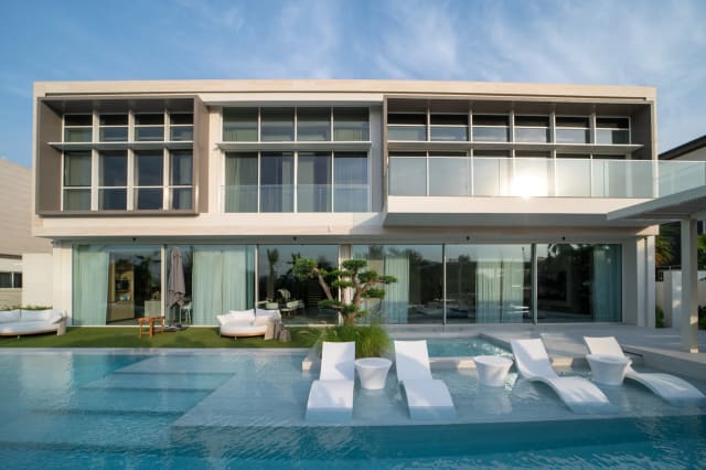 Swimming Pool Landscape Design Ideas for Modern UAE Villas