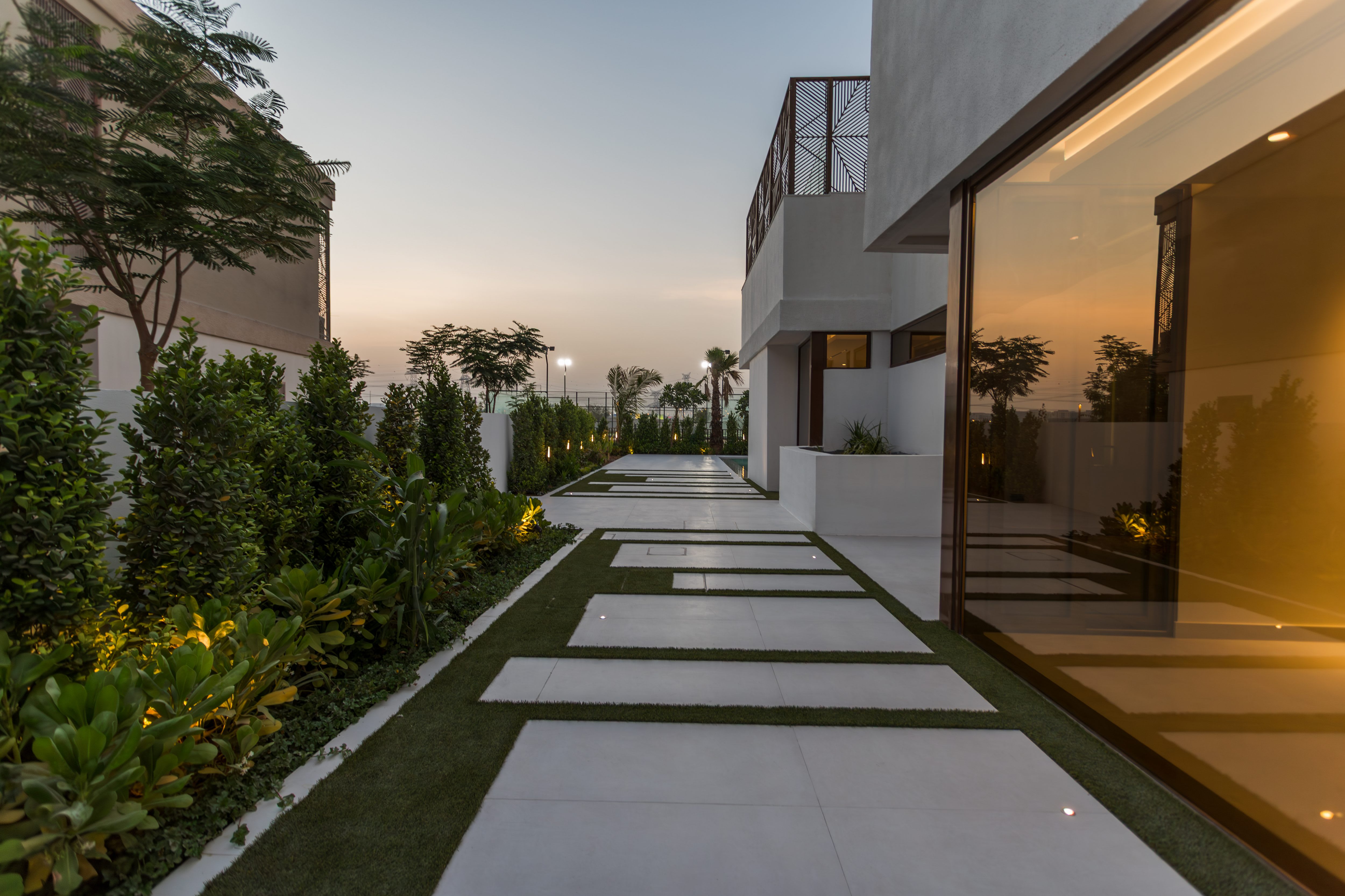 Landscape Edge Detailing and Finishing Techniques in UAE Projects
