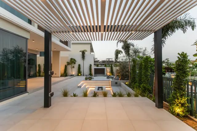 Integrating Privacy Elements in Villa Landscape Design in the UAE