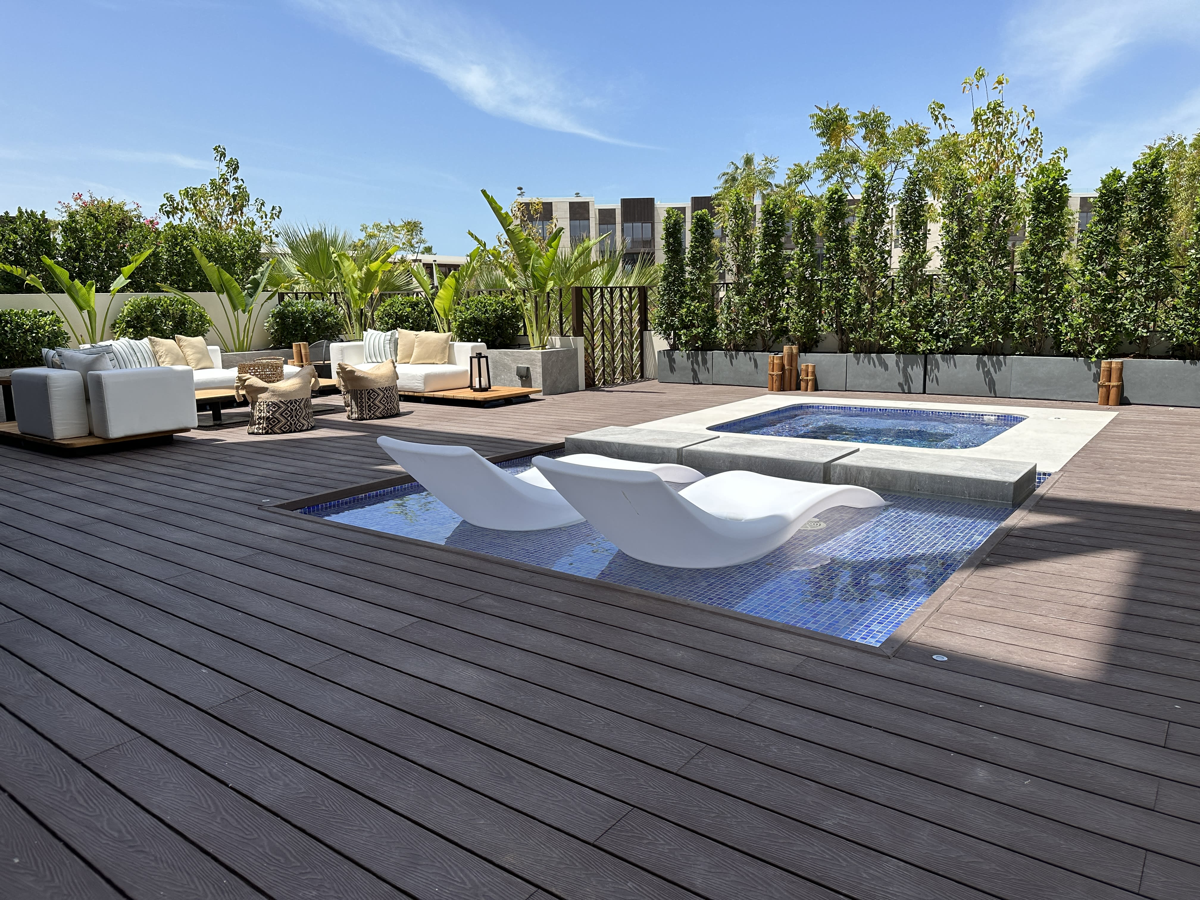 Low-Maintenance Landscape Design Strategies for UAE Villa Owners
