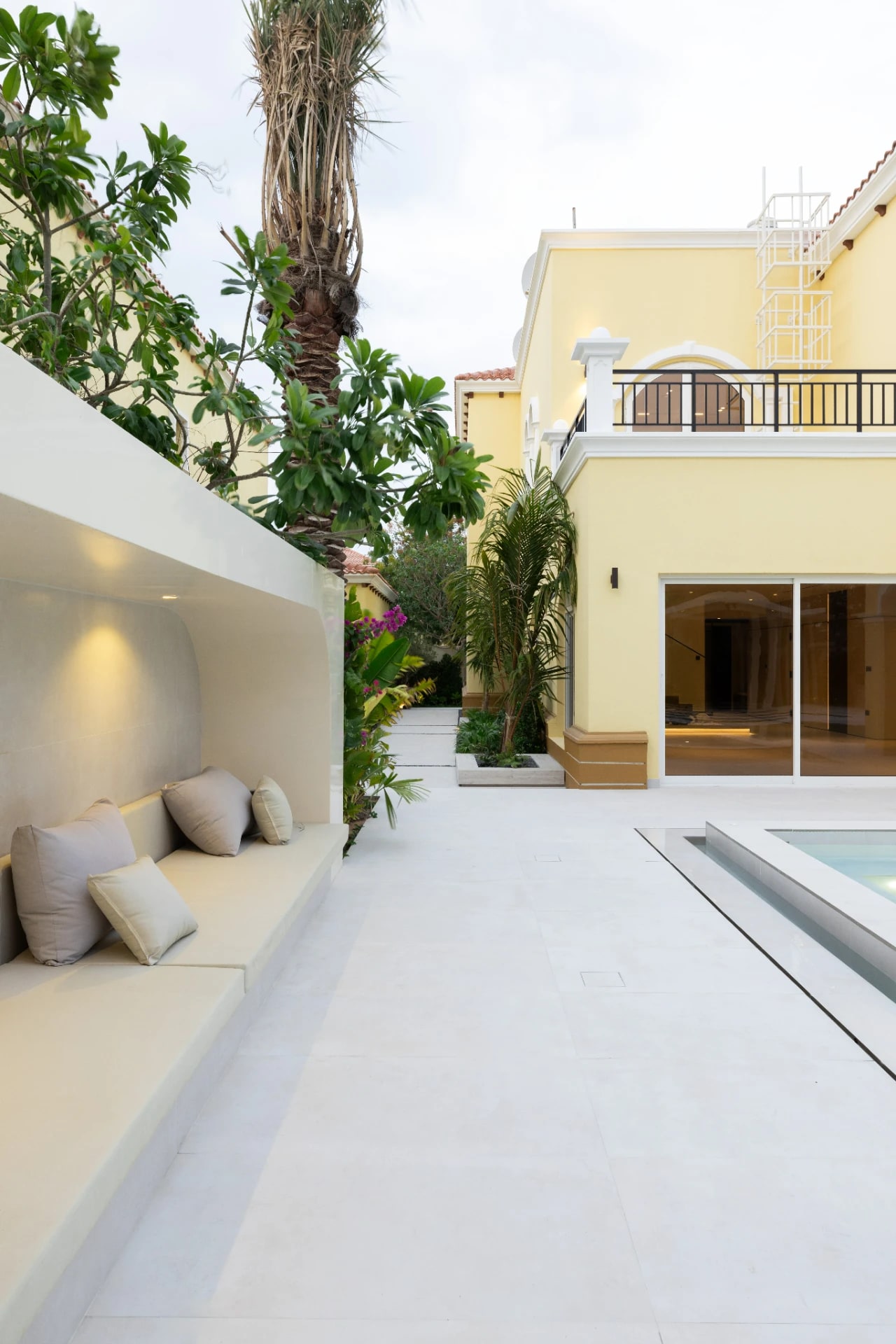 Modern Desert Villa Landscape