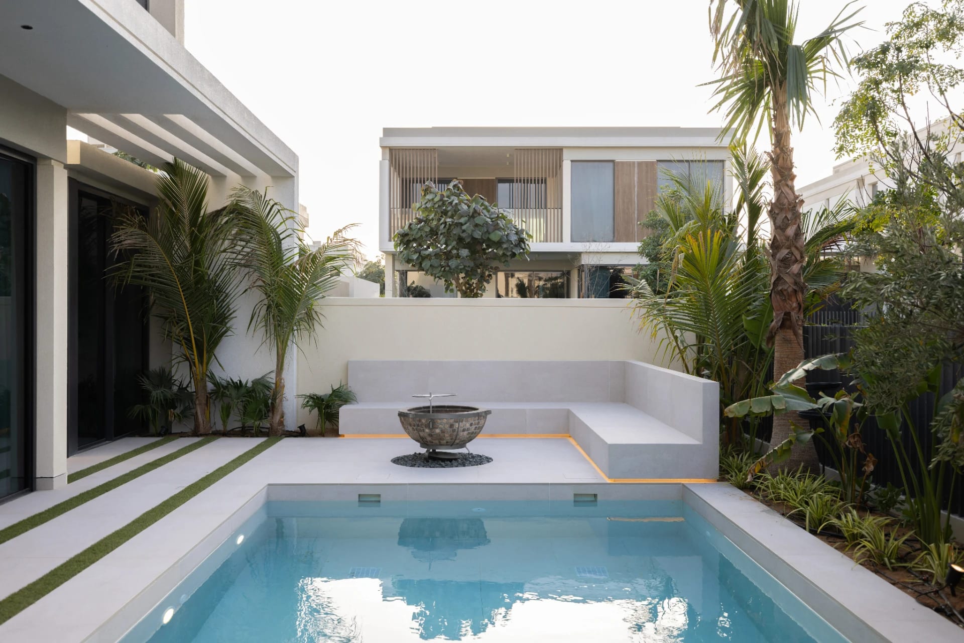 Modern Villa Pool & Outdoor BBQ Garden - Tilal Al Ghaf