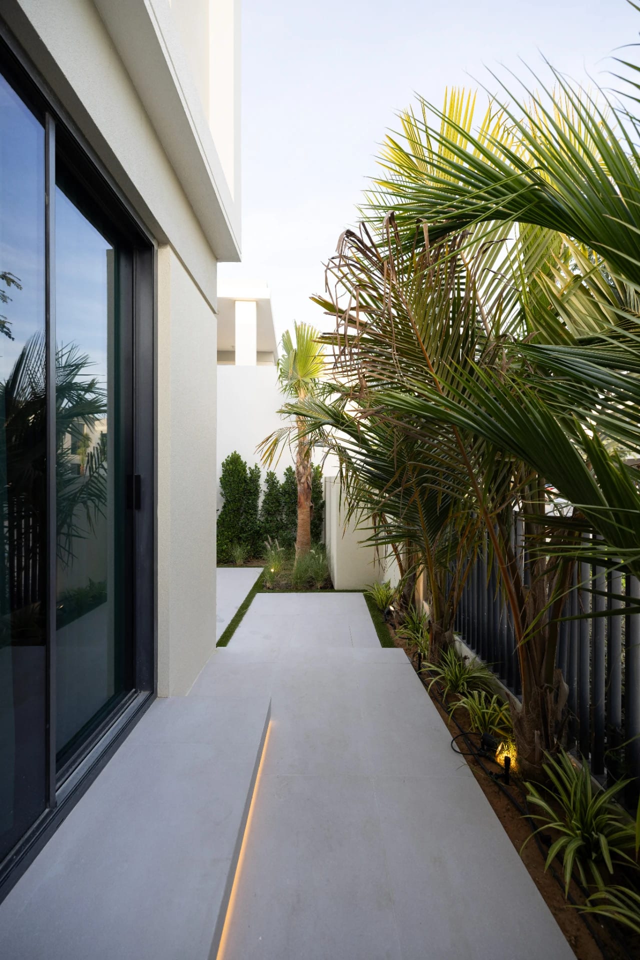 Modern Villa Pool & Outdoor BBQ Garden - Tilal Al Ghaf