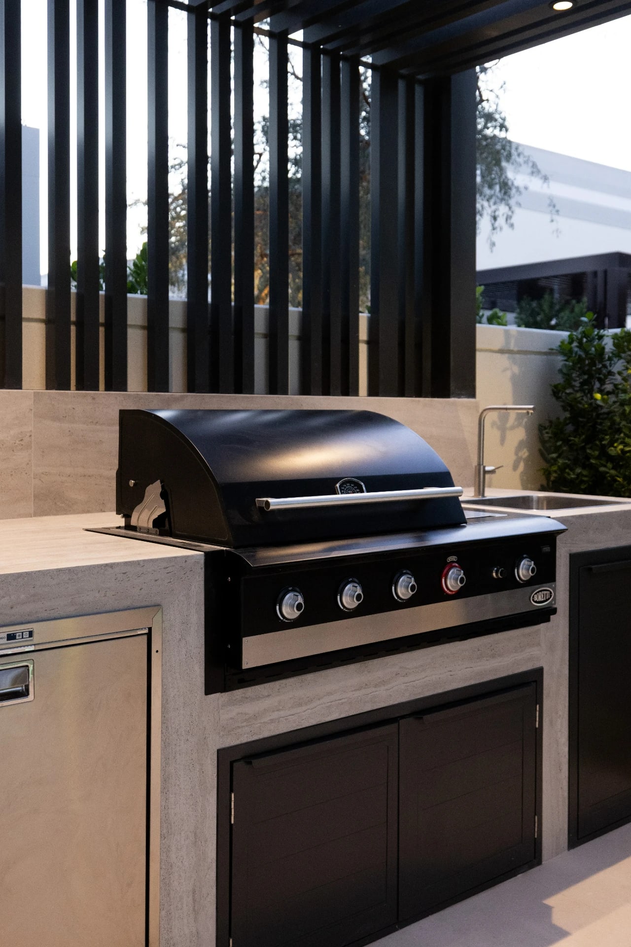 Modern Pergola Pool Garden - Tilal Al Ghaf