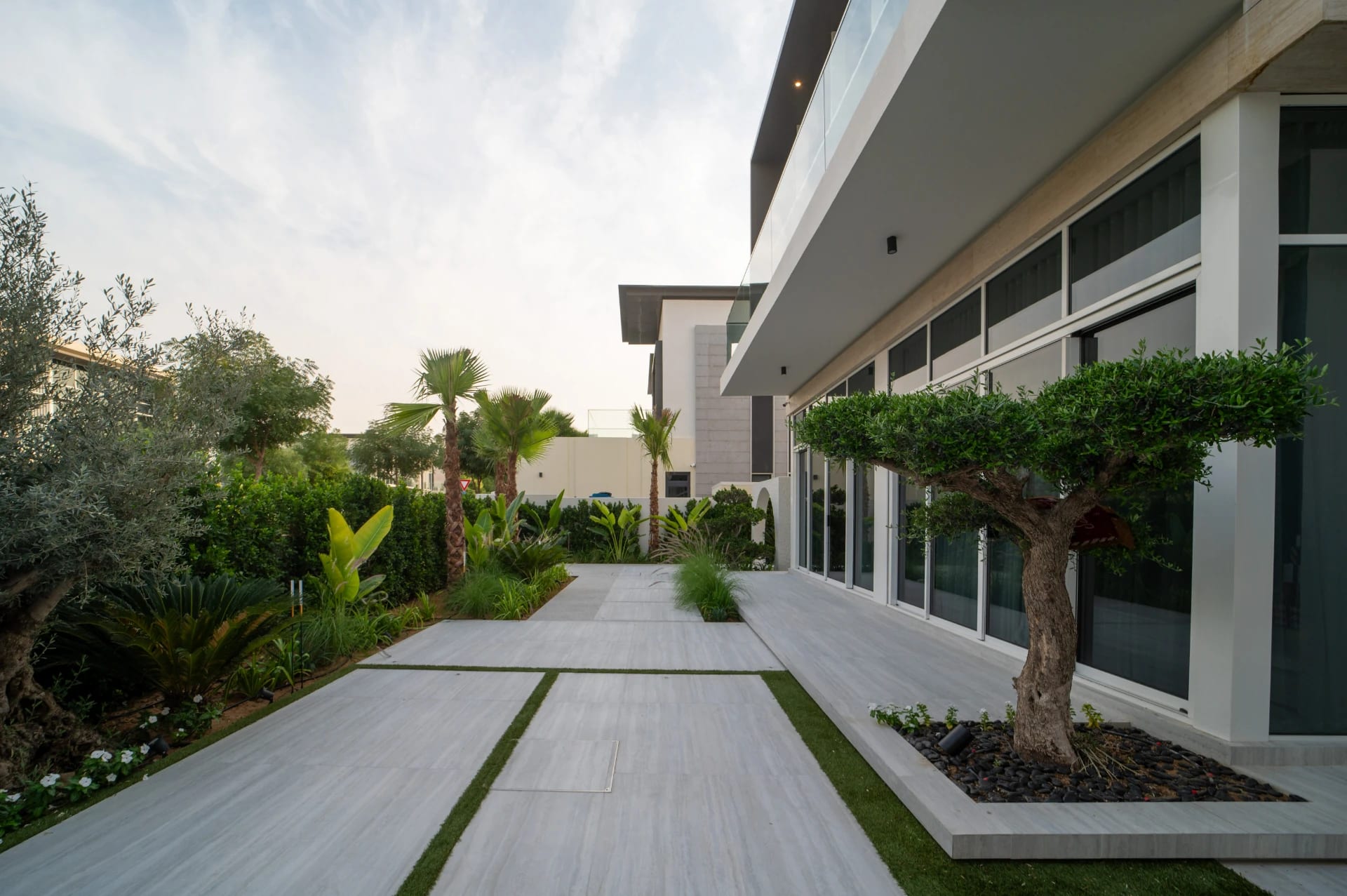 Luxury Resort-Style Villa Landscape - Dubai Hills