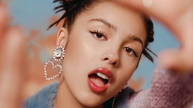 Olivia Rodrigo Glamorous Portrait Expression
