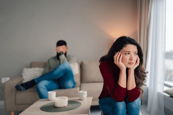 emotional distance due to poor communication in relationship