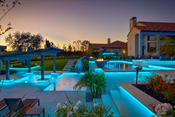 Chelshire Estates – twilight wide shot of full backyard