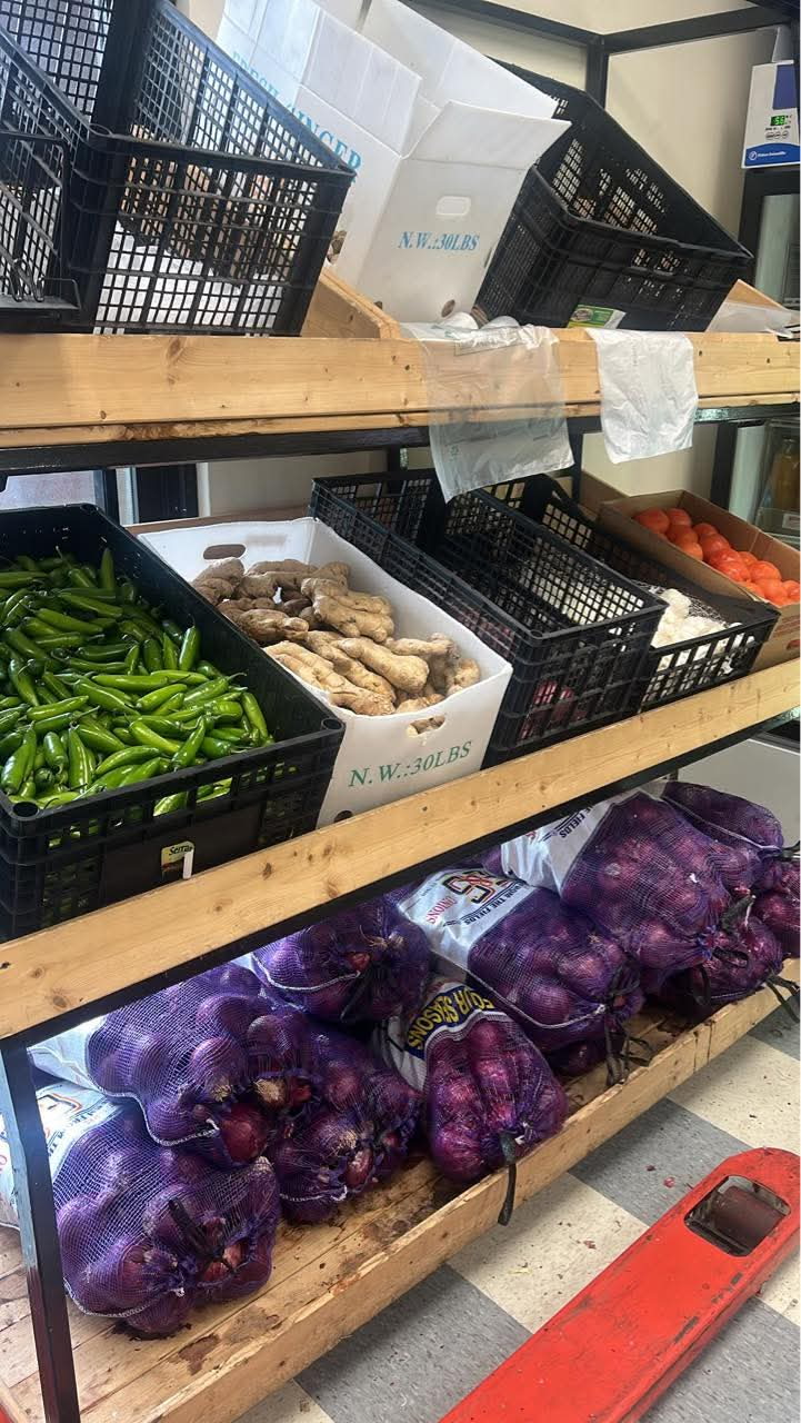 Lucy market photo 1