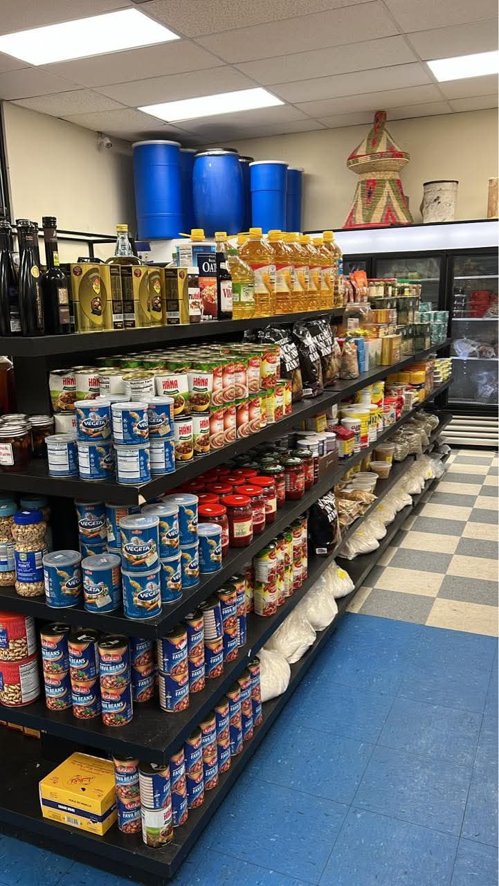 Lucy market photo 5