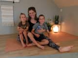 Kinderyogadocent Mieke Sips
