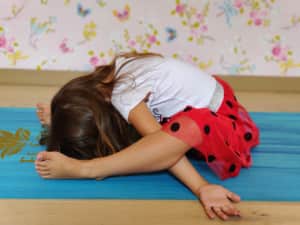 El Sole - kinderyoga oefening de liggende scildpad