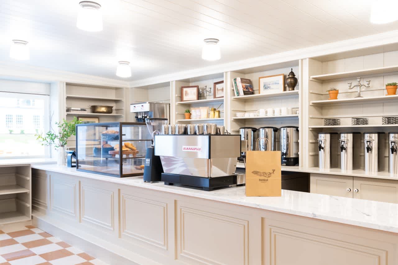 Babblers Restaurant, Bar & Bakery — image 1