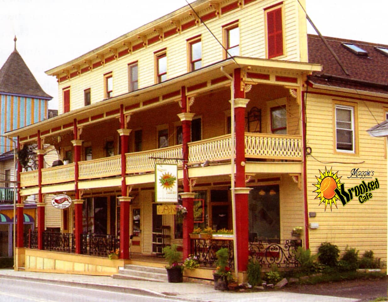 Maggie’s Krooked Cafe & Juice Bar
