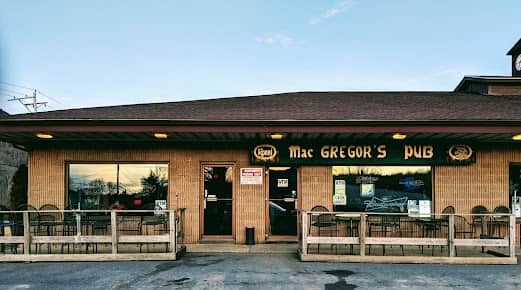Ronni MacGregor’s Pub — image 1