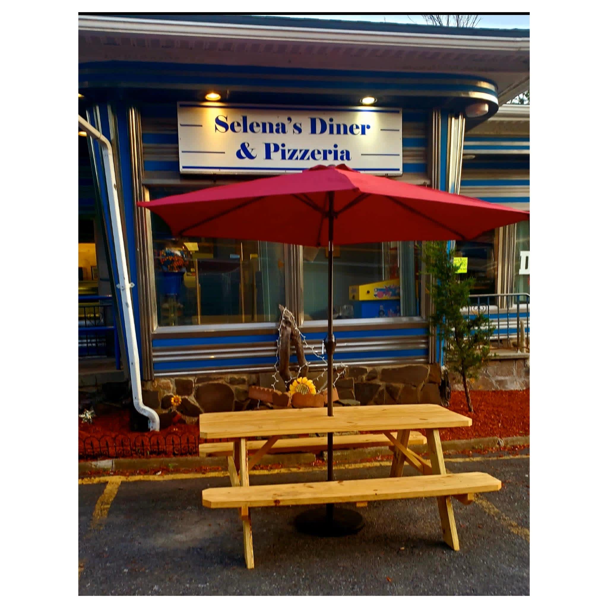 Selena’s Diner & Pizzeria