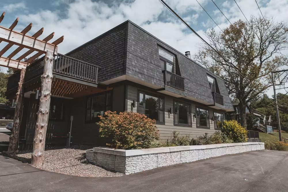 Union + Post — image 1