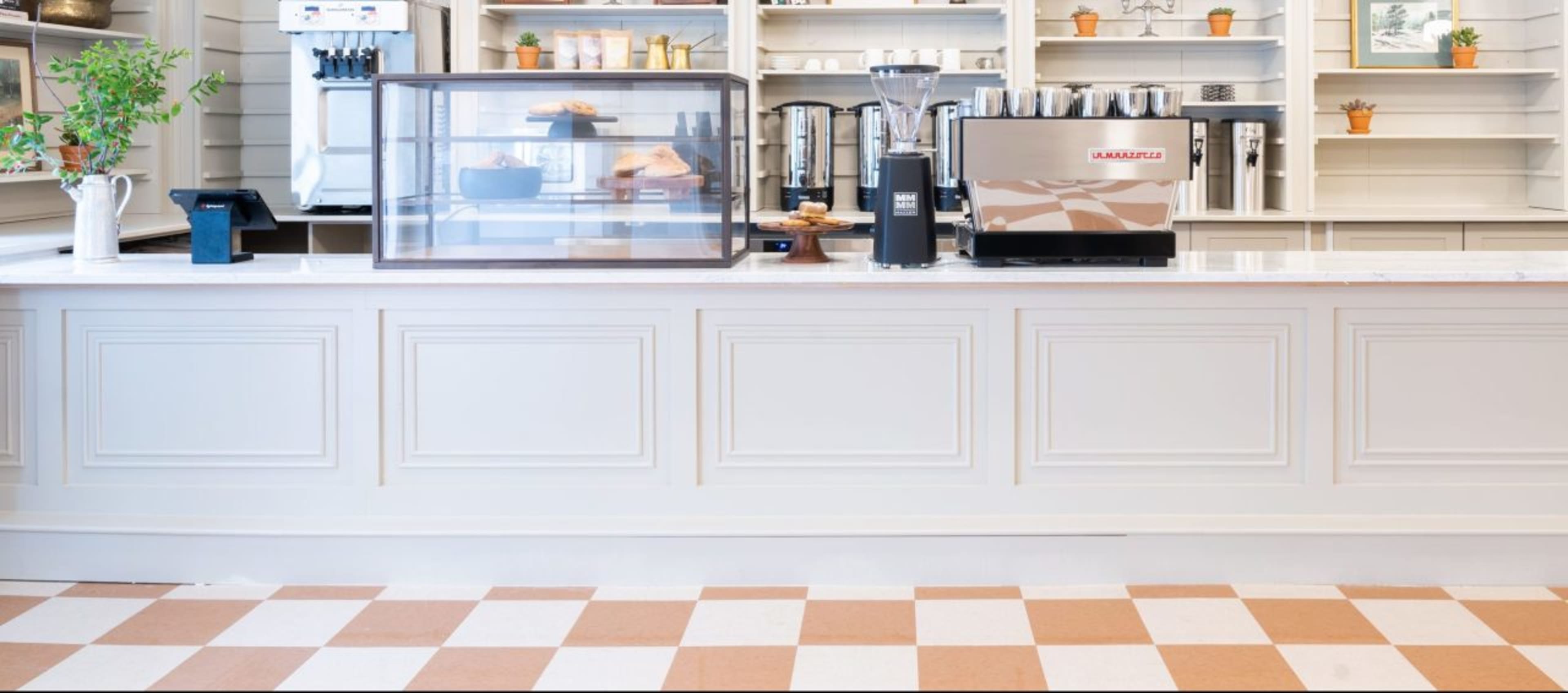 Babblers Restaurant, Bar & Bakery — image 2