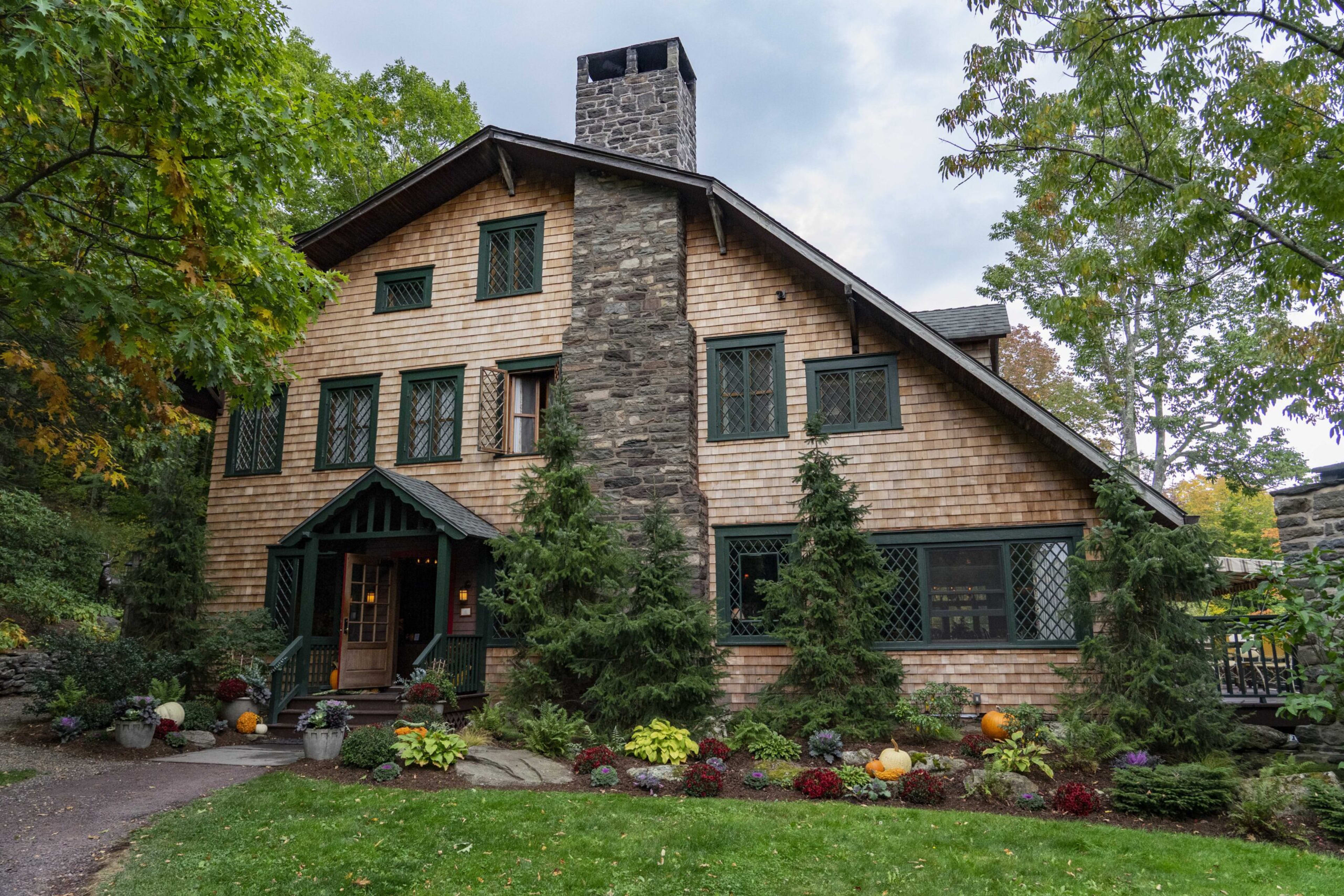 Deer Mountain Inn