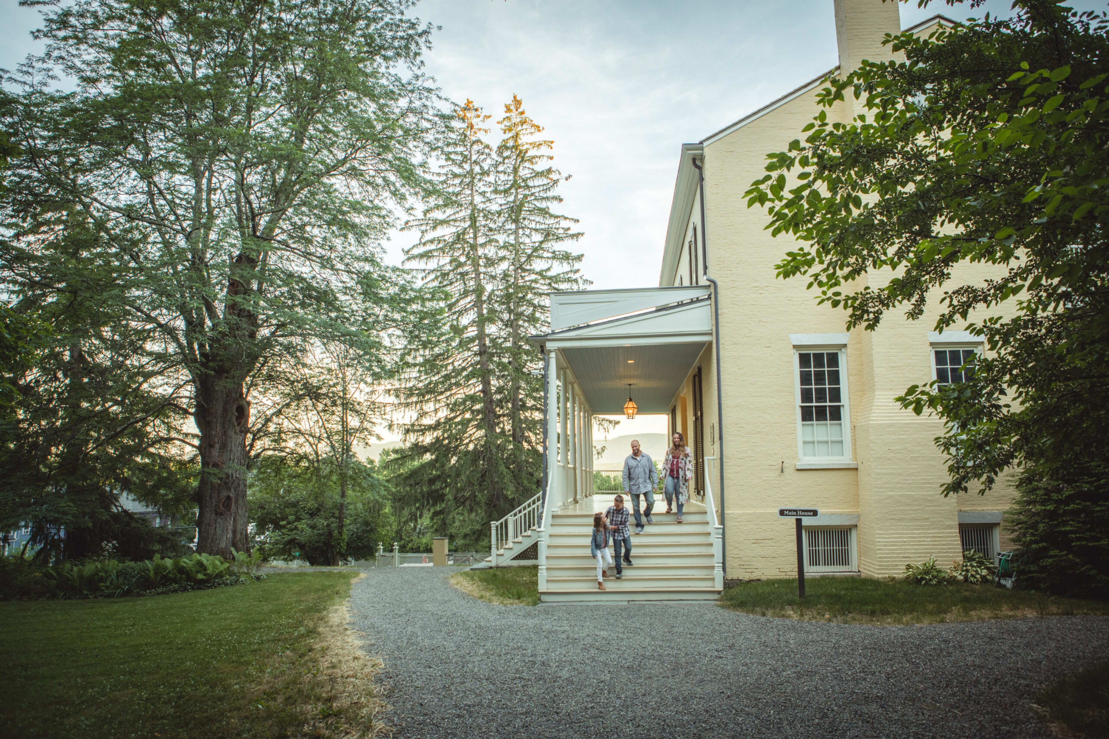 Deer Mountain Inn