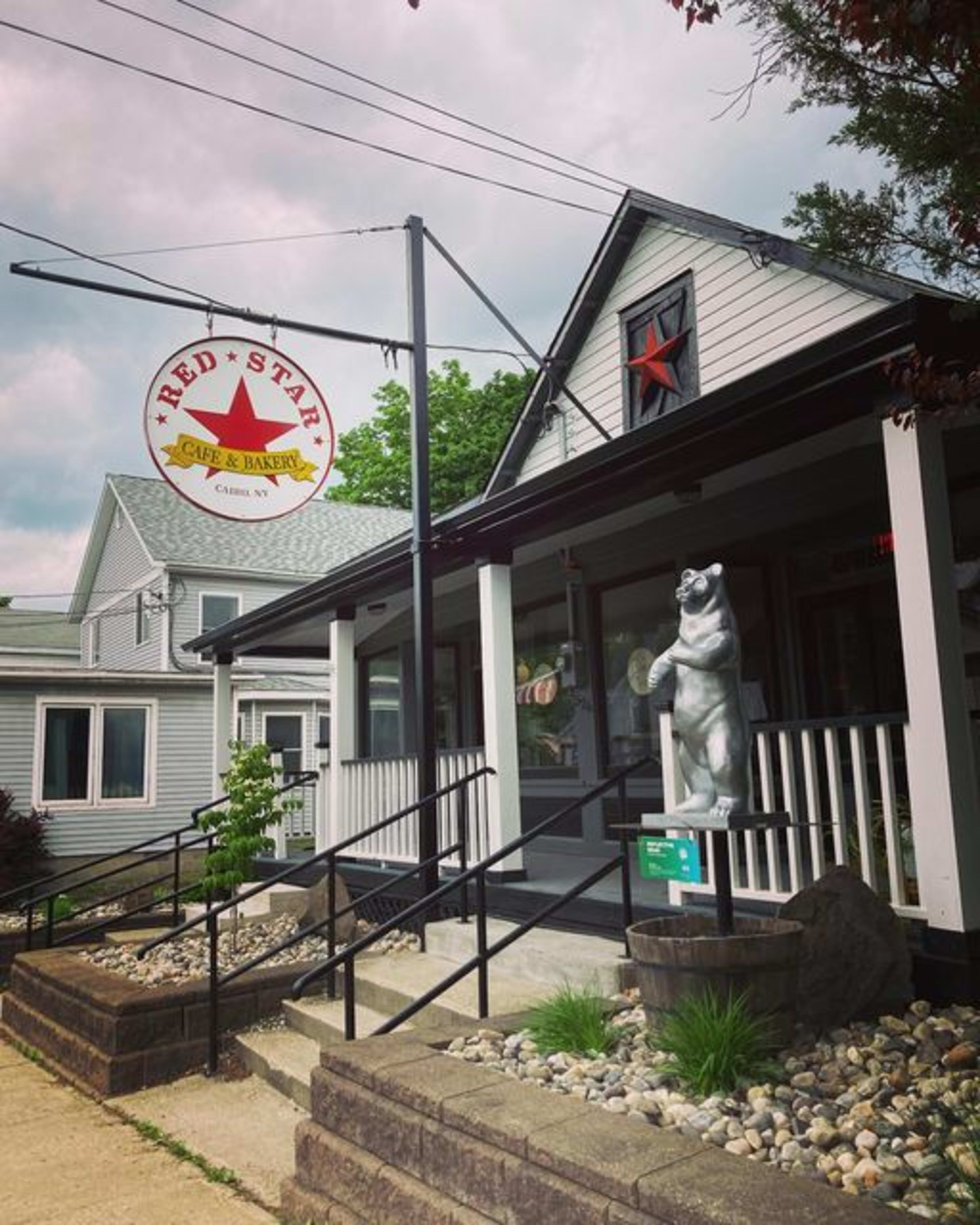 Red Star Cafe & Bakery — image 2
