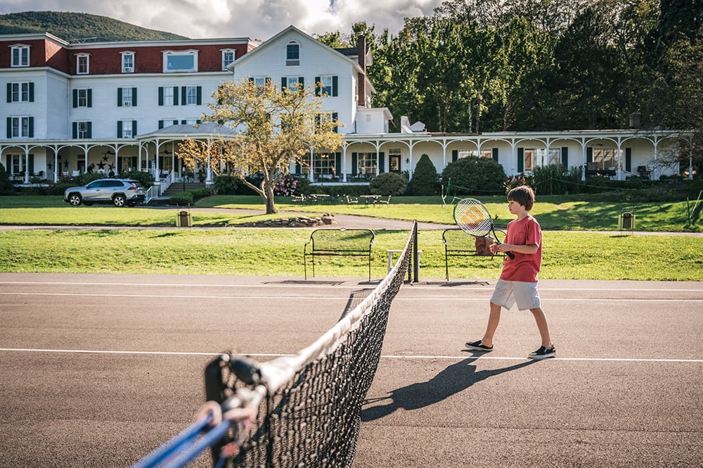 From the pickleball court to the basin of Artist Falls: adventure at your doorstep.