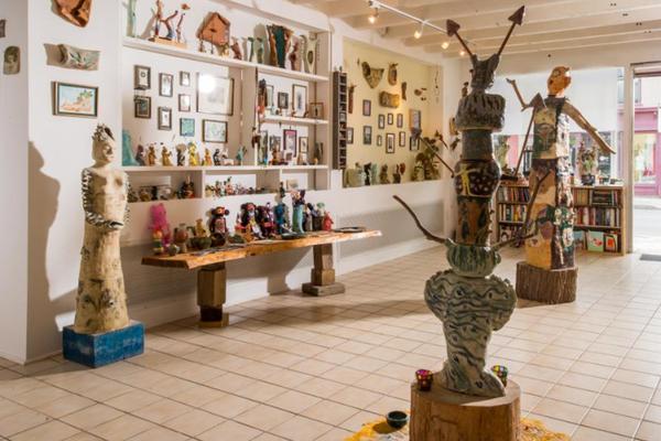 Contemporary Stories & Galleries Galore