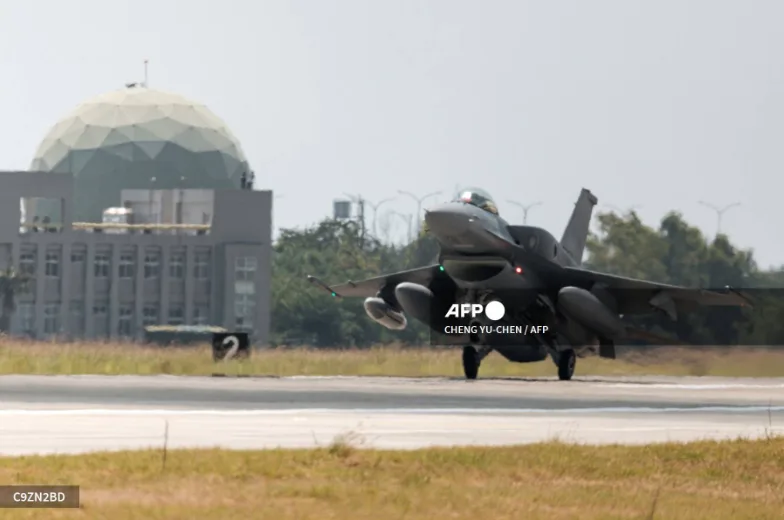 Taiwan receives first two US-made F-16V fighter jets