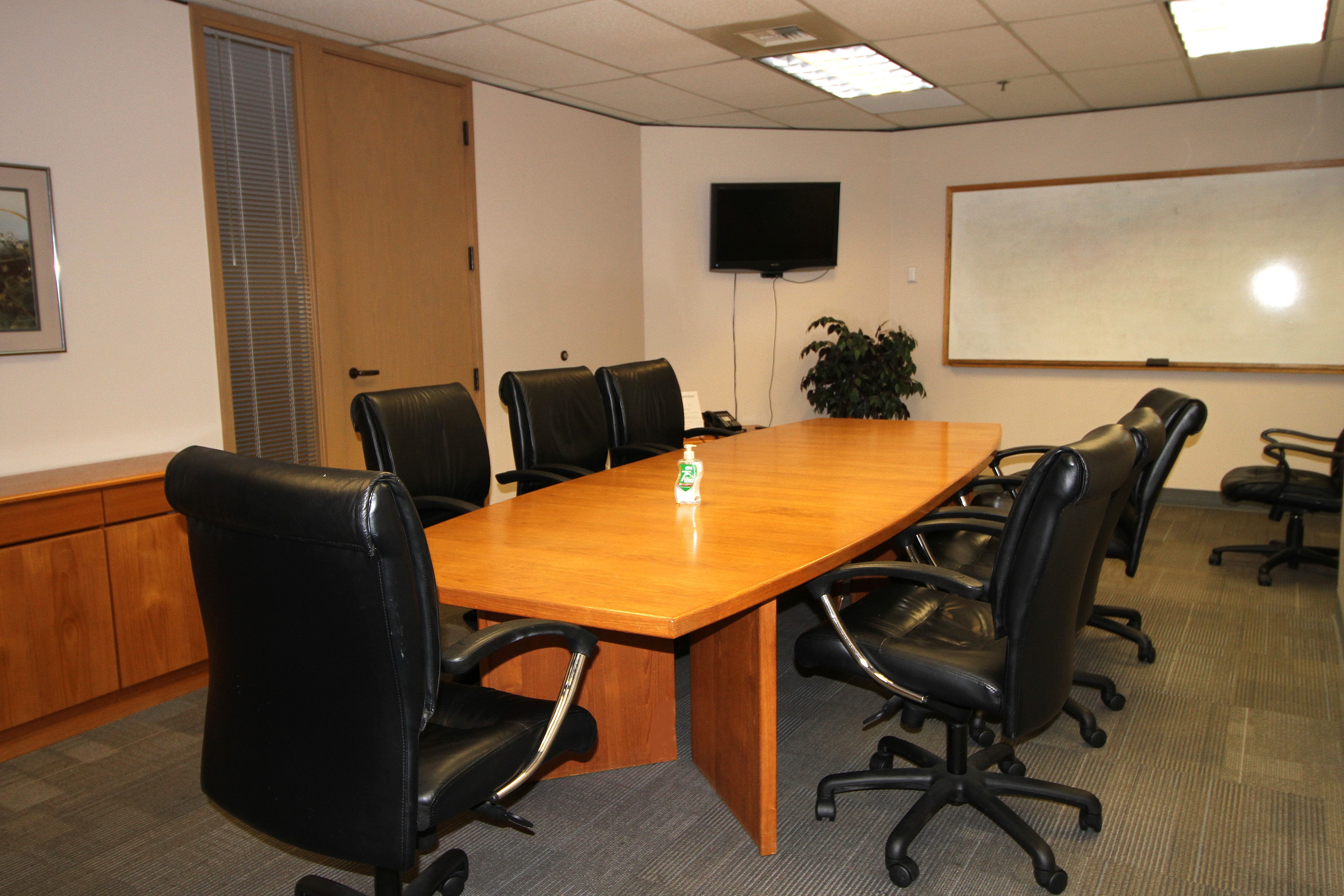 Co-working space with comfortable seating