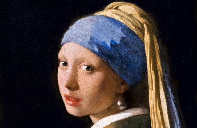 Pourquoi certains spécialistes doutent-ils que le célèbre bijou de La Jeune Fille à la perle de Vermeer soit une véritable perle naturelle ?