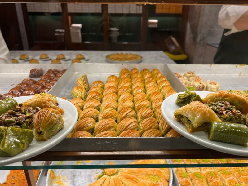 Karaköy Güllüoğlu yemek fotoğrafı