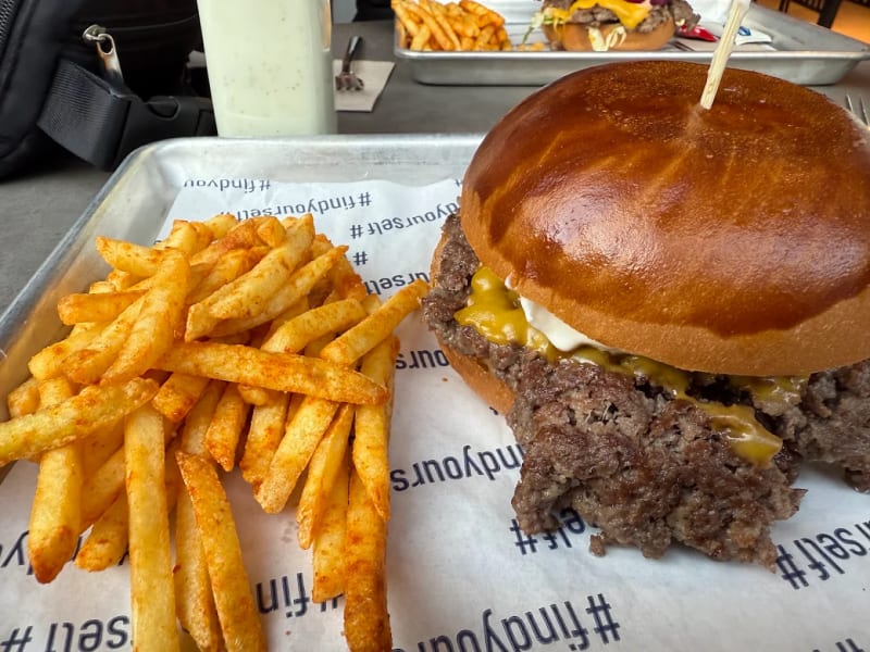 Find Burger yemek fotoğrafı