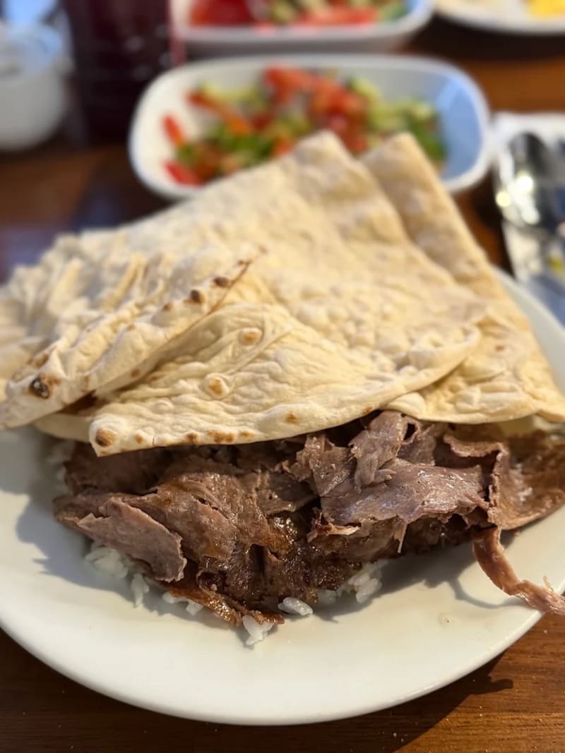 İkamet Döner yemek fotoğrafı