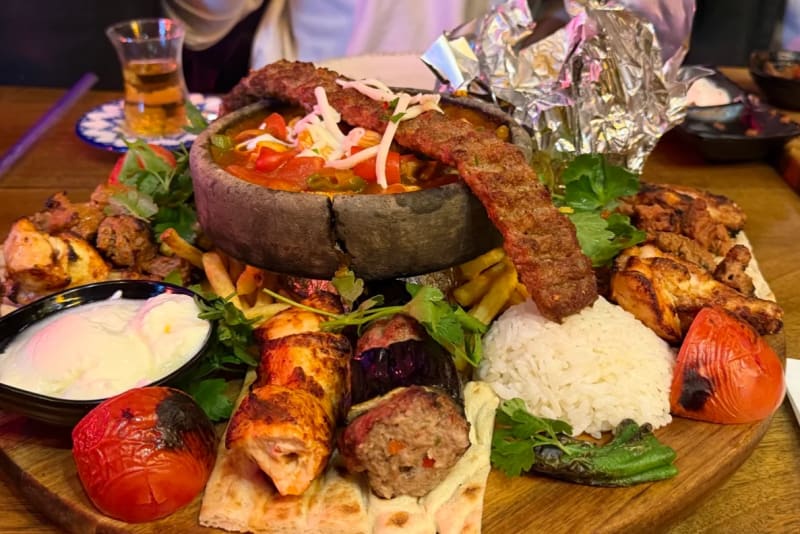 Istanbul Kebab Cafe & Restaurant yemek fotoğrafı