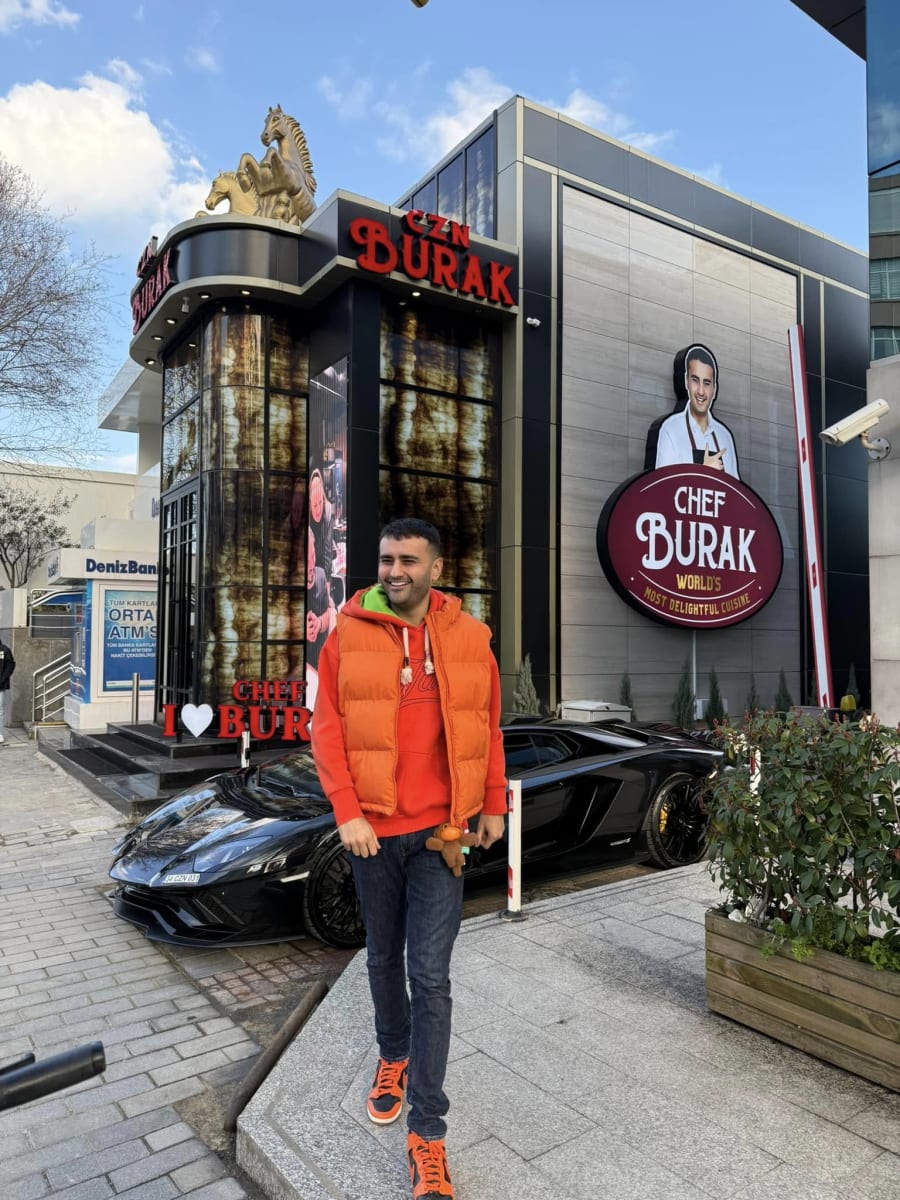 Czn Burak Etiler