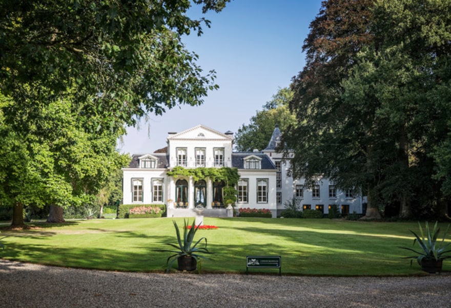 ‘Paradys' in Oranjewoud through the eyes of curator Hans den Hartog Jager and 15 artists